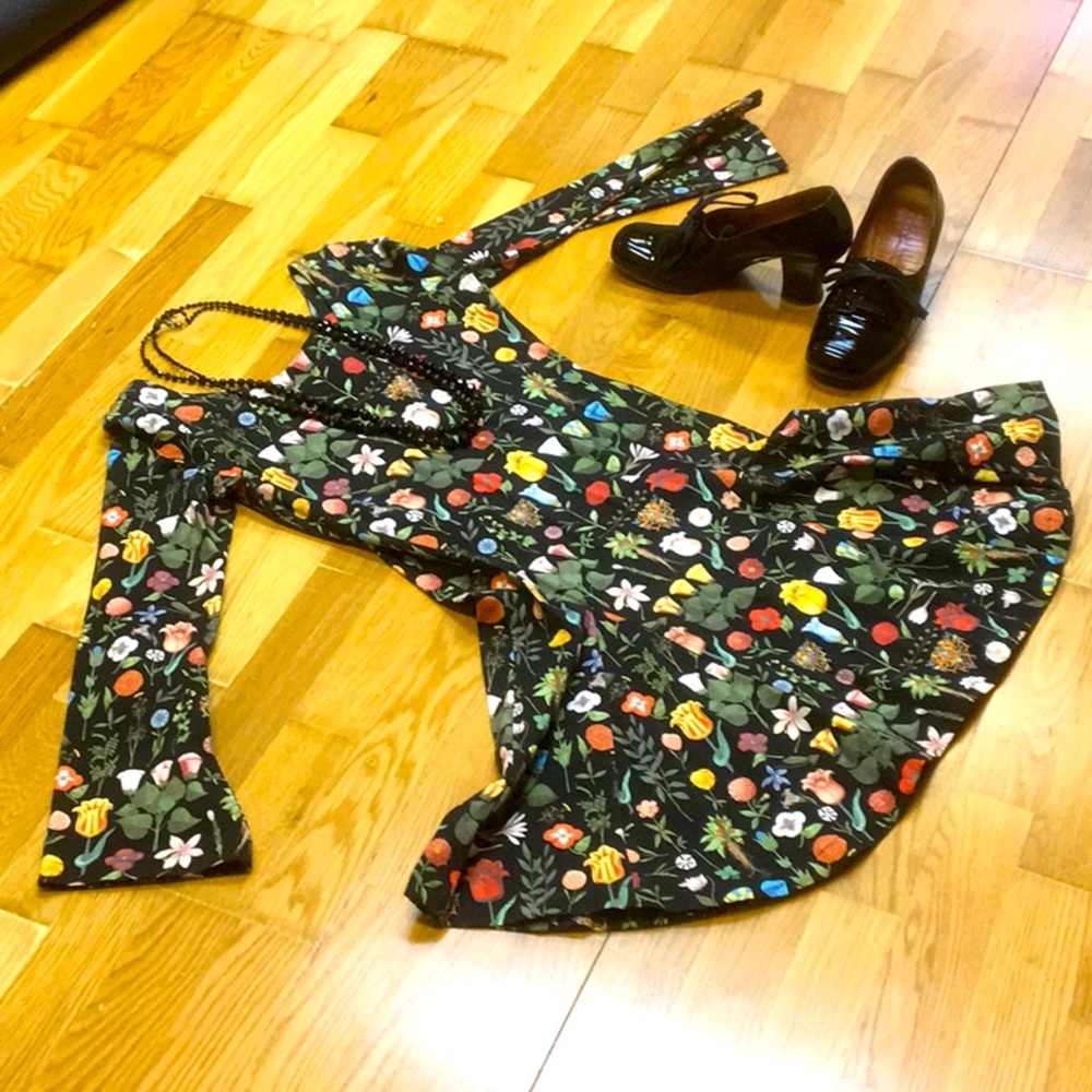 NWOT Samantha Pleet Flower Print Dress Size XS